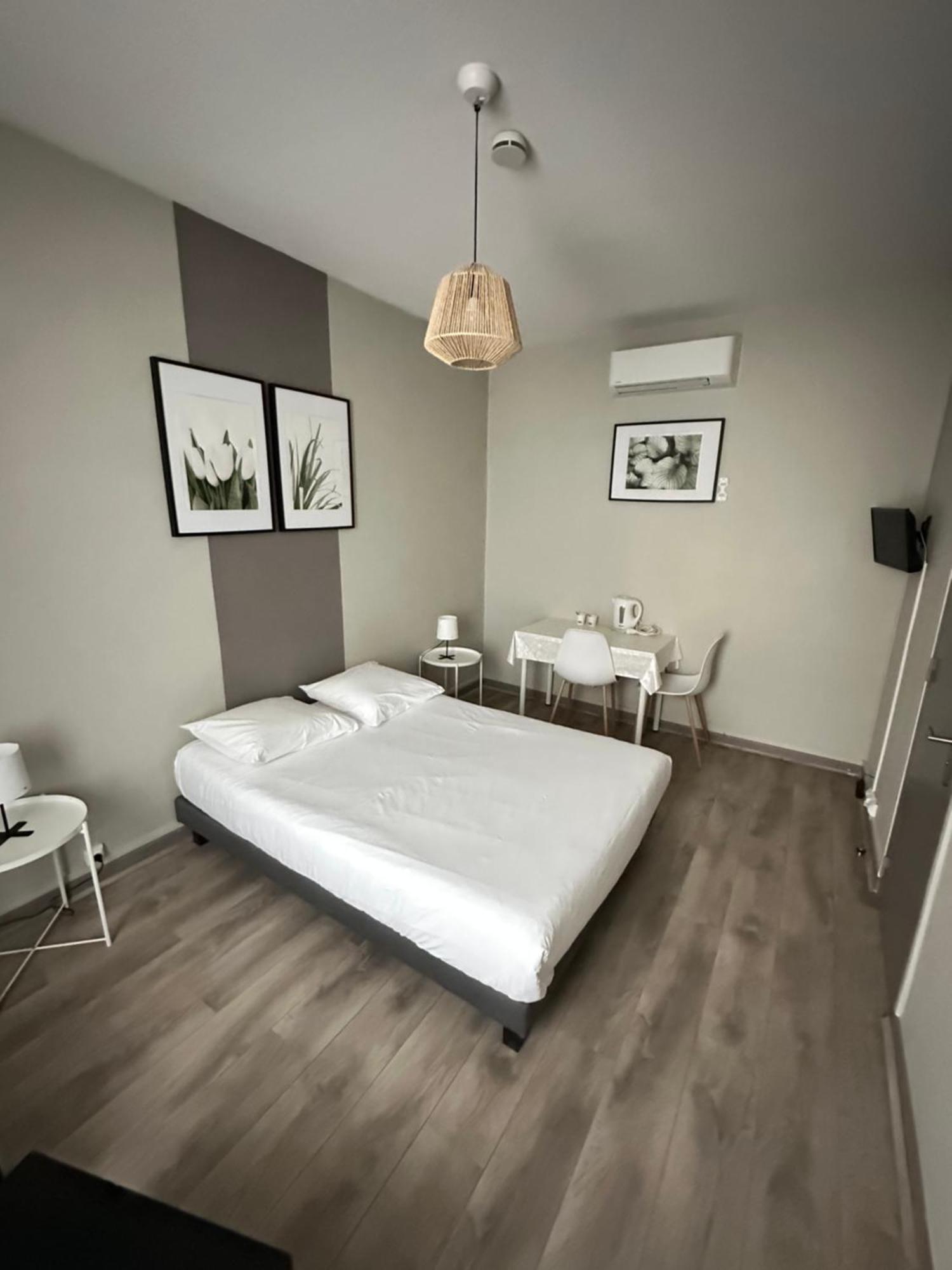 Le Relais De La Gare Hotel Dole Ngoại thất bức ảnh