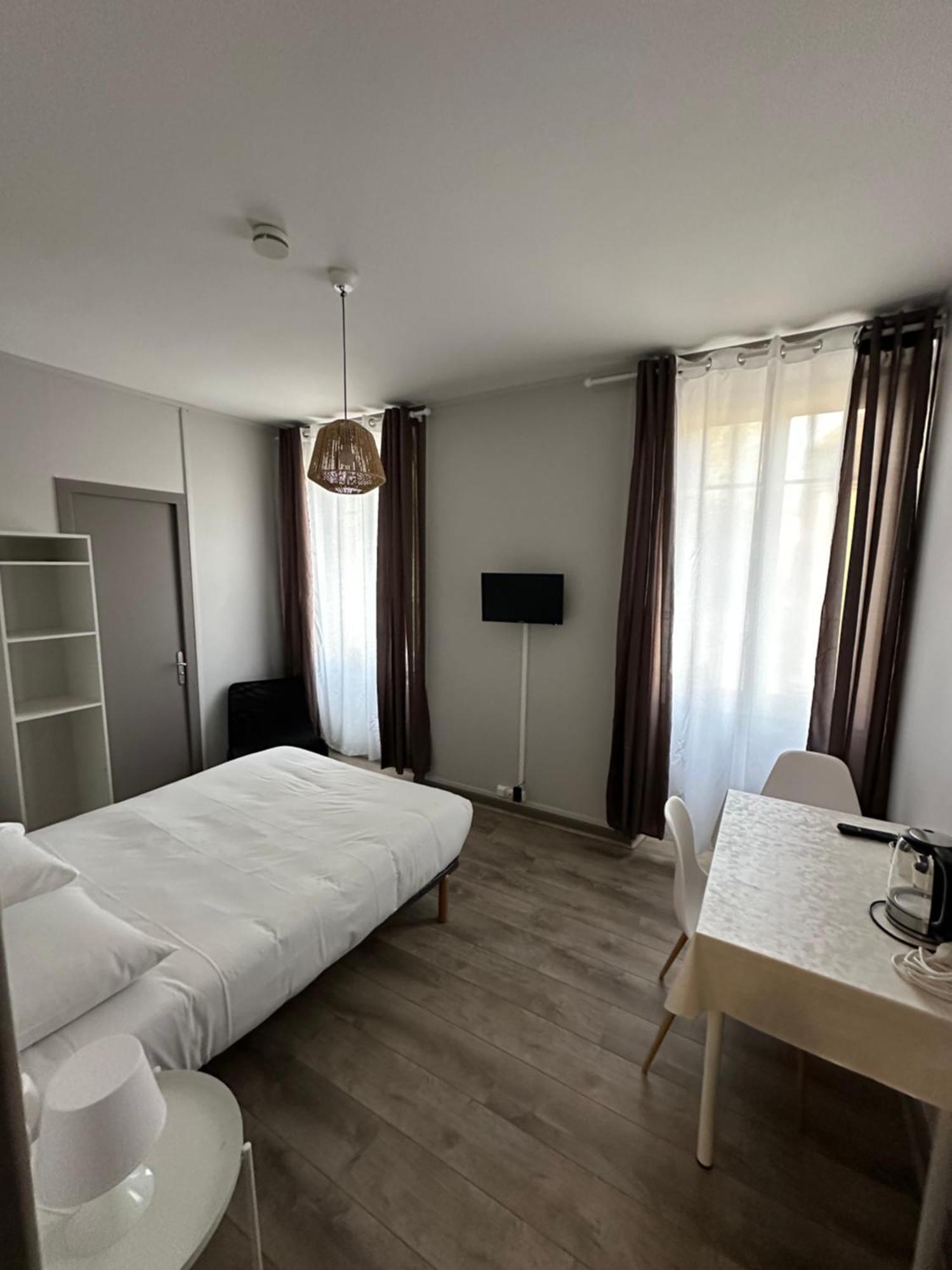 Le Relais De La Gare Hotel Dole Ngoại thất bức ảnh